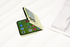 Huawei Nova Flip có hỗ trợ di chuột để chụp ảnh không?