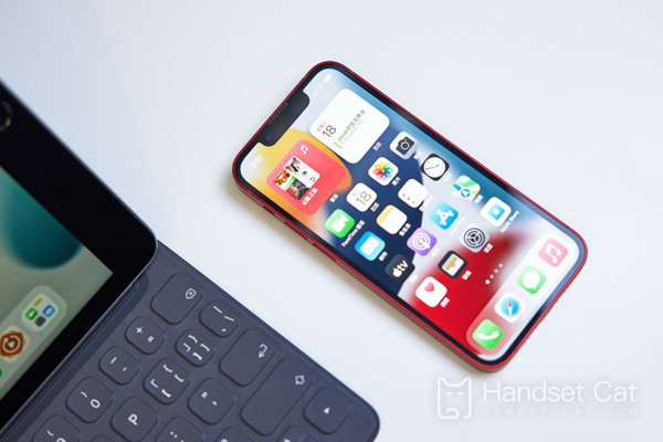 Где находится центр уведомлений iPhone 13 mini?