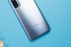 How does HONOR Play 5T Pro connect to a computer