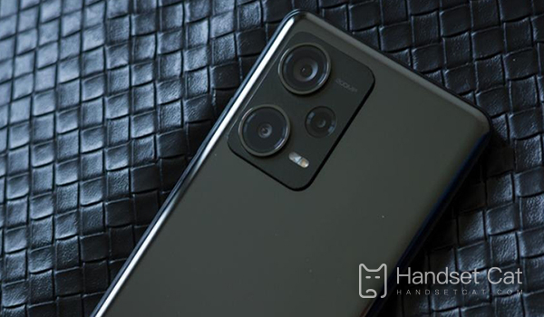 Qual taxa de atualização de tela o Redmi Note 12 Discovery Edition suporta?