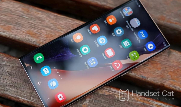 ¿Cuántos vatios de carga rápida admite el Samsung S23+?