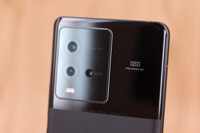 A diferença entre iQOO 10 e iQOO 10 pro