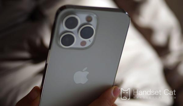 ¿Debería actualizarse el iPhone 13 Pro a iOS 15.6?