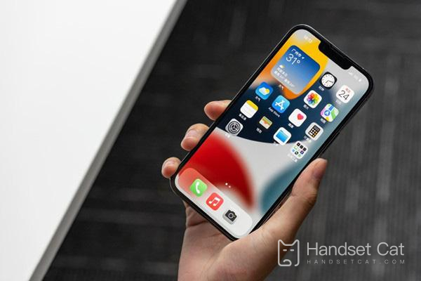 Что делать, если мой iPhone 14 автоматически выключается и его невозможно включить?