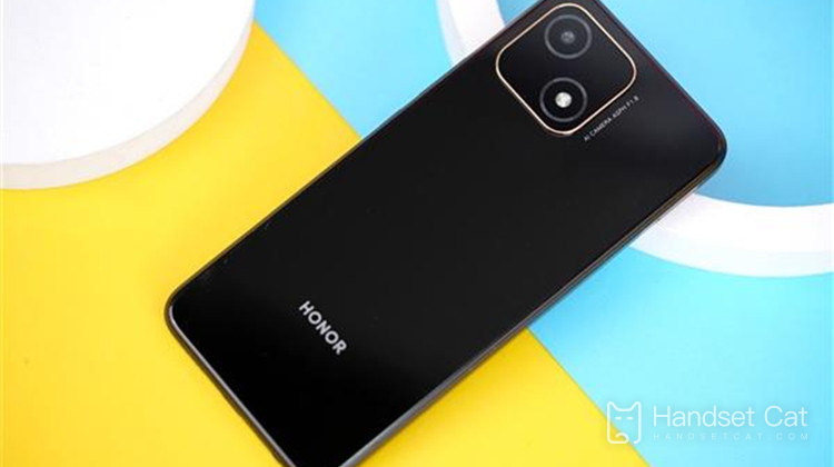 Honor Play 30을 무선으로 충전할 수 있나요?