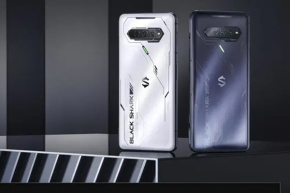 What is the operating system of Black Shark 5 RS