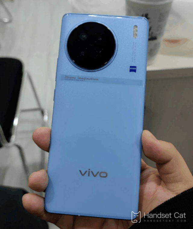 Fotos práticas do telefone Vivo X90 expostas: três cores e design de emenda