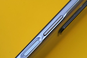 What operating system does HONOR Play 5T use?