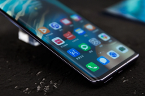 Glory 70pro+is straight screen or curved screen