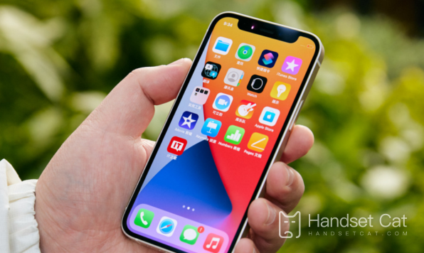 Qual é o celular mais recente da Apple?