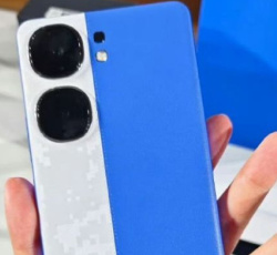 Does iQOO Neo9S Pro+ have a glass back cover?