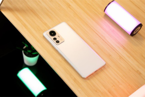 Xiaomi 12S Pro デスクトップ時計はどこにありますか?