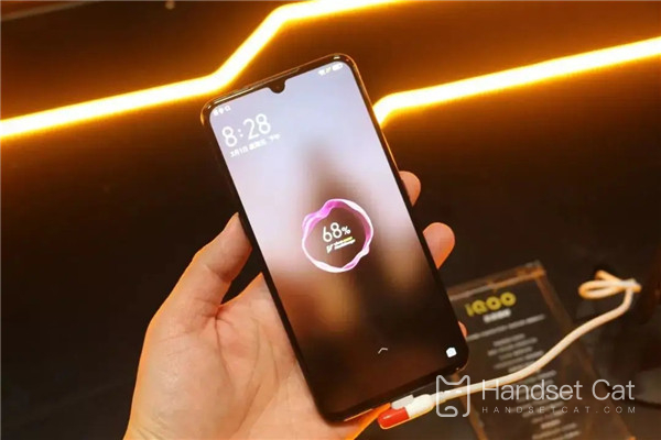 Độ phân giải màn hình của iQOO 8 Pro là bao nhiêu?