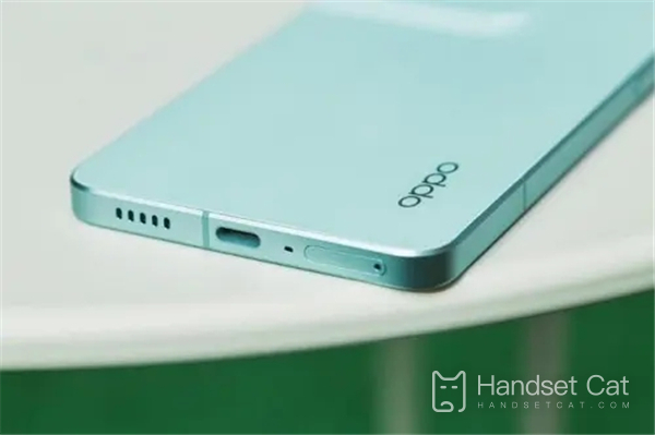 What chip does OPPO Reno8 use