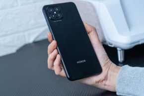 Does HONOR Play 5T support fingerprint identification