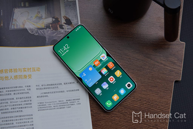 Chất liệu của ốp lưng màu tùy chỉnh phiên bản giới hạn Xiaomi Mi 13 là gì?