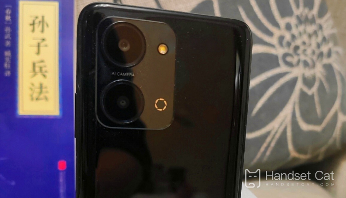 Does the Honor Play7T have an optical zoom