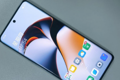 What is the AnTuTu score of OnePlus 12?