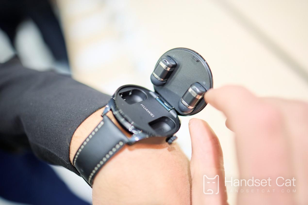 Les Huawei WATCH Buds ont remporté plusieurs prix médiatiques au MWC 2023, ce qui est en effet fort !