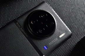 vivoX90の電源を切るとアラームは鳴りますか?