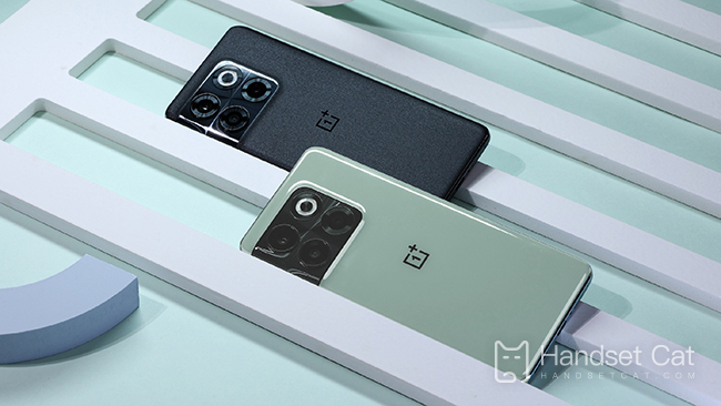 Quais telefones OnePlus possuem telas curvas?