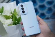 What kind of fingerprint unlocking is used on OPPO Reno 12?