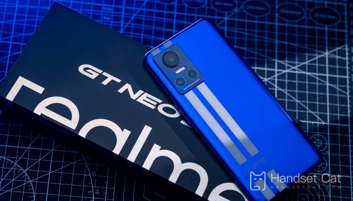 Is Realme GT Neo5 a curved screen