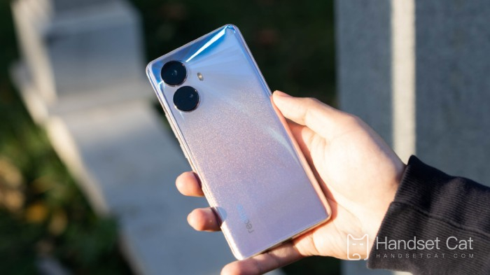 Realme 10 Pro+ a-t-il deux haut-parleurs ?