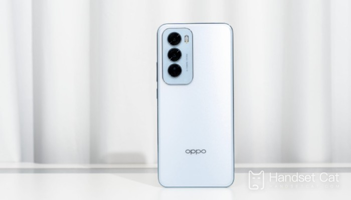 Khung giữa của OPPO Reno 12 được làm bằng chất liệu gì?