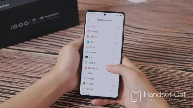 Hướng dẫn nạp thẻ xe buýt iQOO 10 Pro NFC