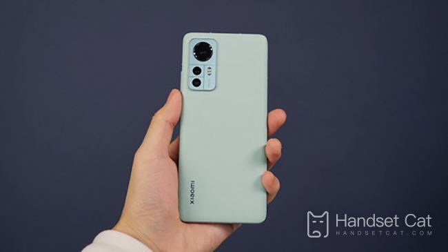 ¿Cuántos W de carga inalámbrica admite Xiaomi 13?