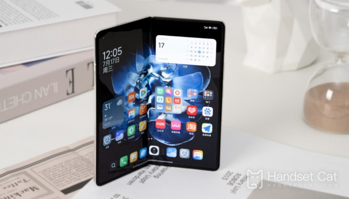 Does Xiaomi MIX Fold 4 have dragon crystal glass?