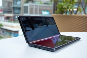 vivo X Fold+ 액세서리에는 헤드폰이 함께 제공됩니까?