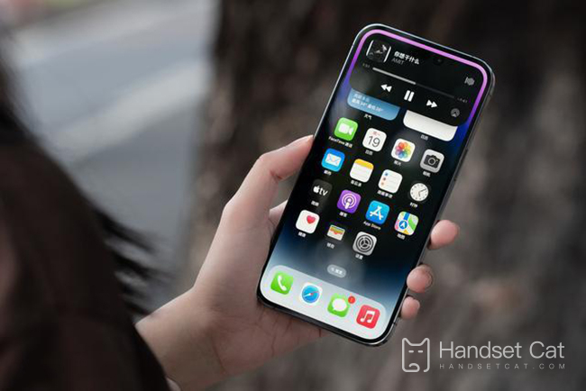 iPhone 14 Pro पर लॉक स्क्रीन का समय कैसे बदलें