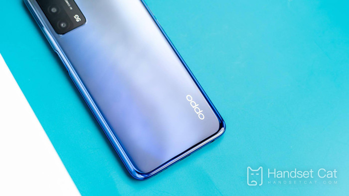 Como é o efeito à prova d'água do OPPO A55s?