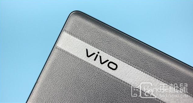 Vivo X Flip tem uma grande mudança na aparência: a parte traseira pode ser equipada com uma tela secundária