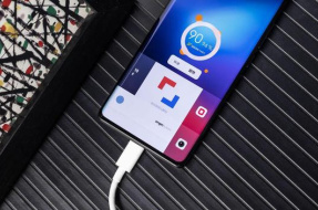 iQOO 10은 5G 휴대폰인가요?