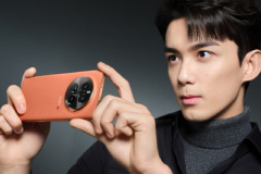 What are the AnTuTu benchmark scores of Realme GT5Pro?