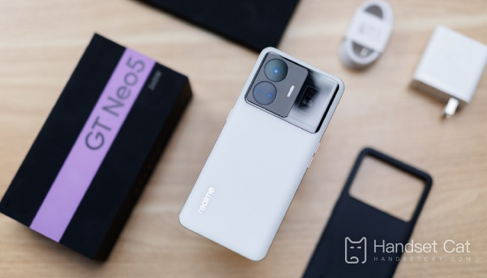 Realme GT Neo5에 카드를 삽입하는 방법