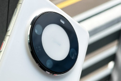 Huawei Mate70Pro+の画面サイズはどれくらいですか?