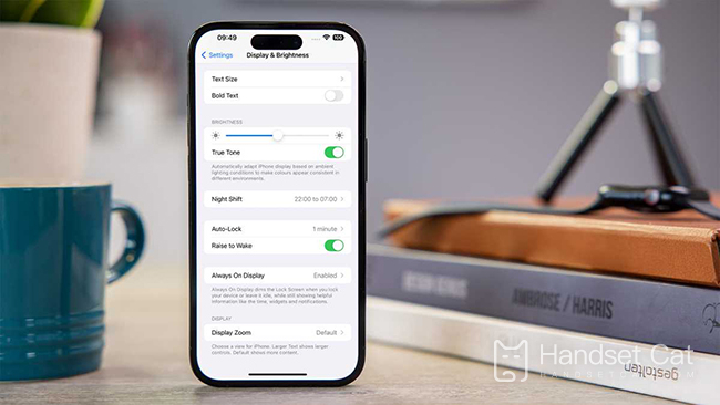 How to turn off the wallpaper displayed on the screen of iPhone 14 Pro