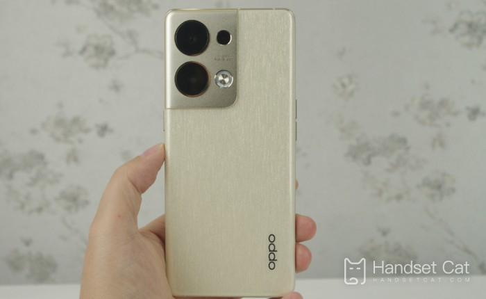 How does OPPO Reno9 connect to TV