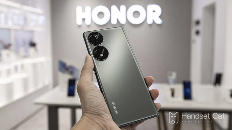 What system does HONOR 70 Pro use?
