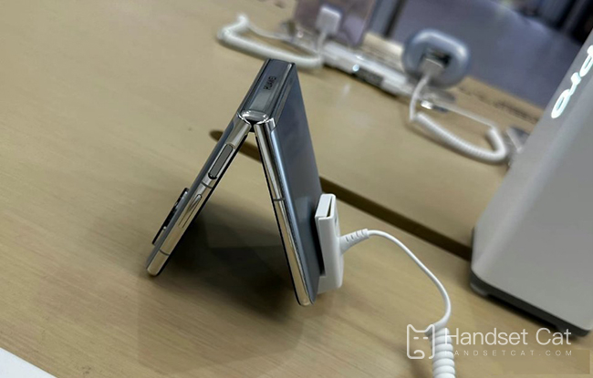 O Huawei Pocket S suporta carregamento rápido?