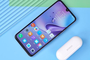 What is the official offer of HONOR Play5