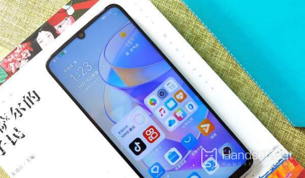 Thế còn Honor Play 50Plus có khả năng chống nước thì sao?