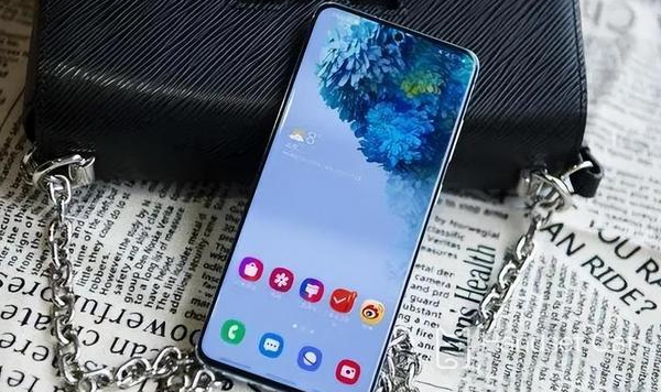 Tốc độ làm mới màn hình của Samsung S23+ là bao nhiêu?