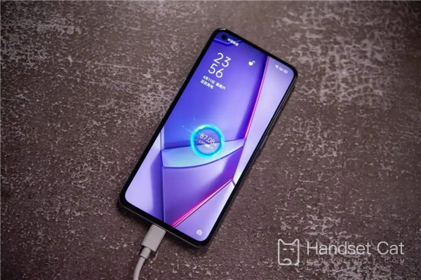 How does OPPO Reno8 Pro turn on the flashlight