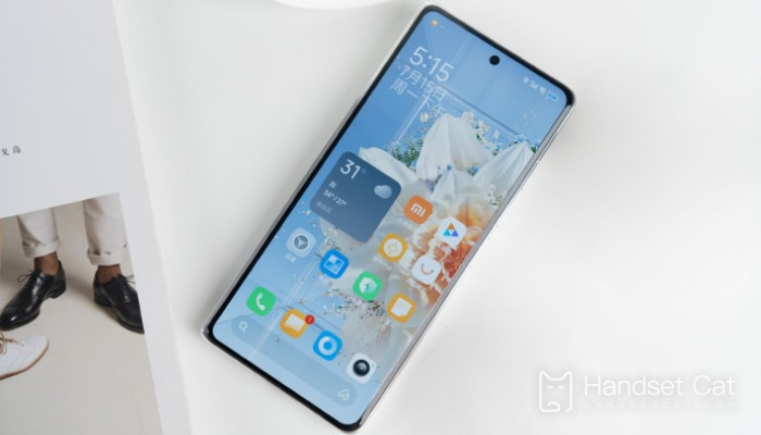 Qui fabrique l’écran du Xiaomi MIX Fold 4 ?