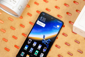 Can Black Shark 5 RS stay with double cards